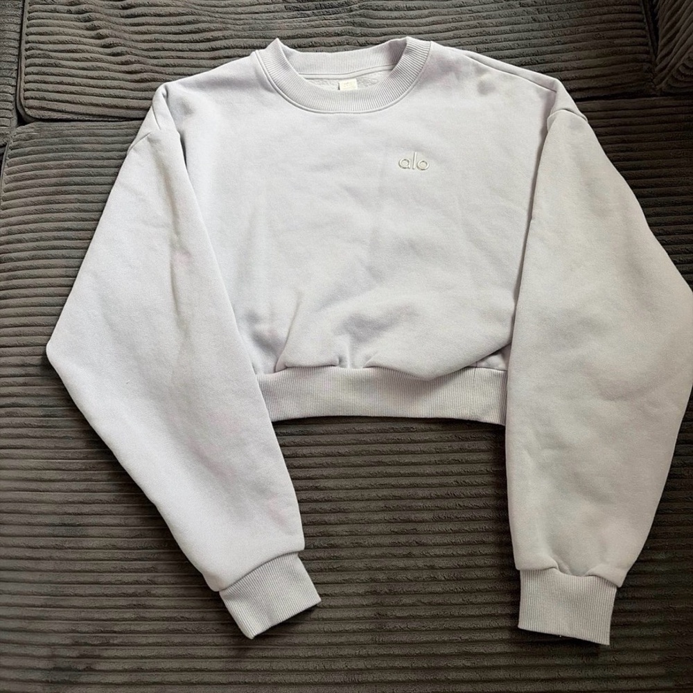 Alo Women's Cropped Crew Sweatshirt - Light Lavender
